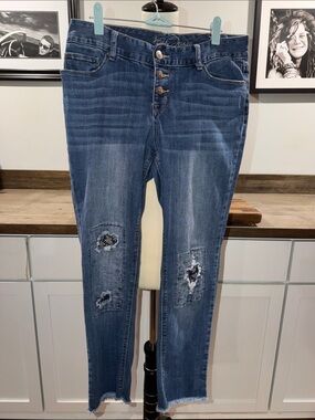 Ariya Women’s  Blue Denim distressed patchwork Jeans -size 9/10 Y2K
